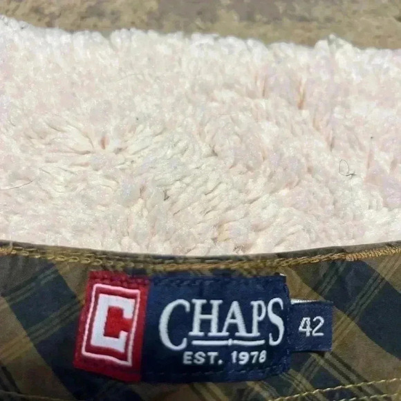 Men’s size 42, 100% cotton, dark khaki chaps shorts, like new condition - Picture 4 of 5